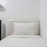 Minimalist And Cozy 2Br At Gateway Pasteur Apartment By Travelio